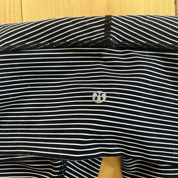 Lulu lemon leggings - Picture 2 of 2